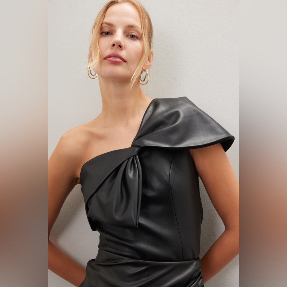 NWT Sachin & Babi Rocca Black‎ Faux Leather One Shoulder Top 12 $285